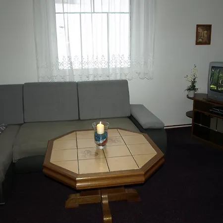 Apartman Krista アパート *
