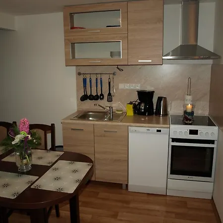 アパート Apartman Krista *
